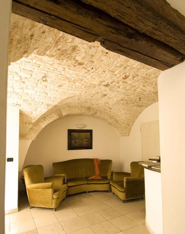 Hotel Palazzo D'Erchia Конверсано Екстериор снимка