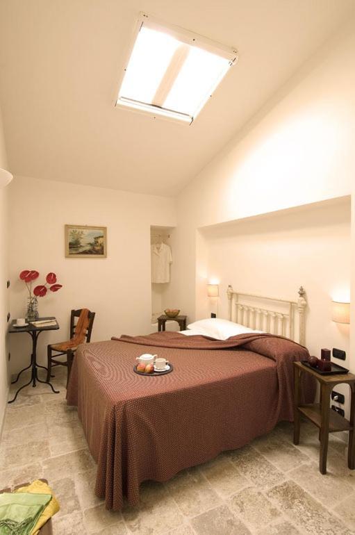 Hotel Palazzo D'Erchia Конверсано Екстериор снимка