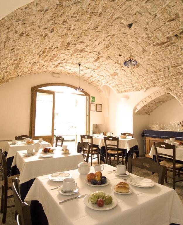 Hotel Palazzo D'Erchia Конверсано Екстериор снимка