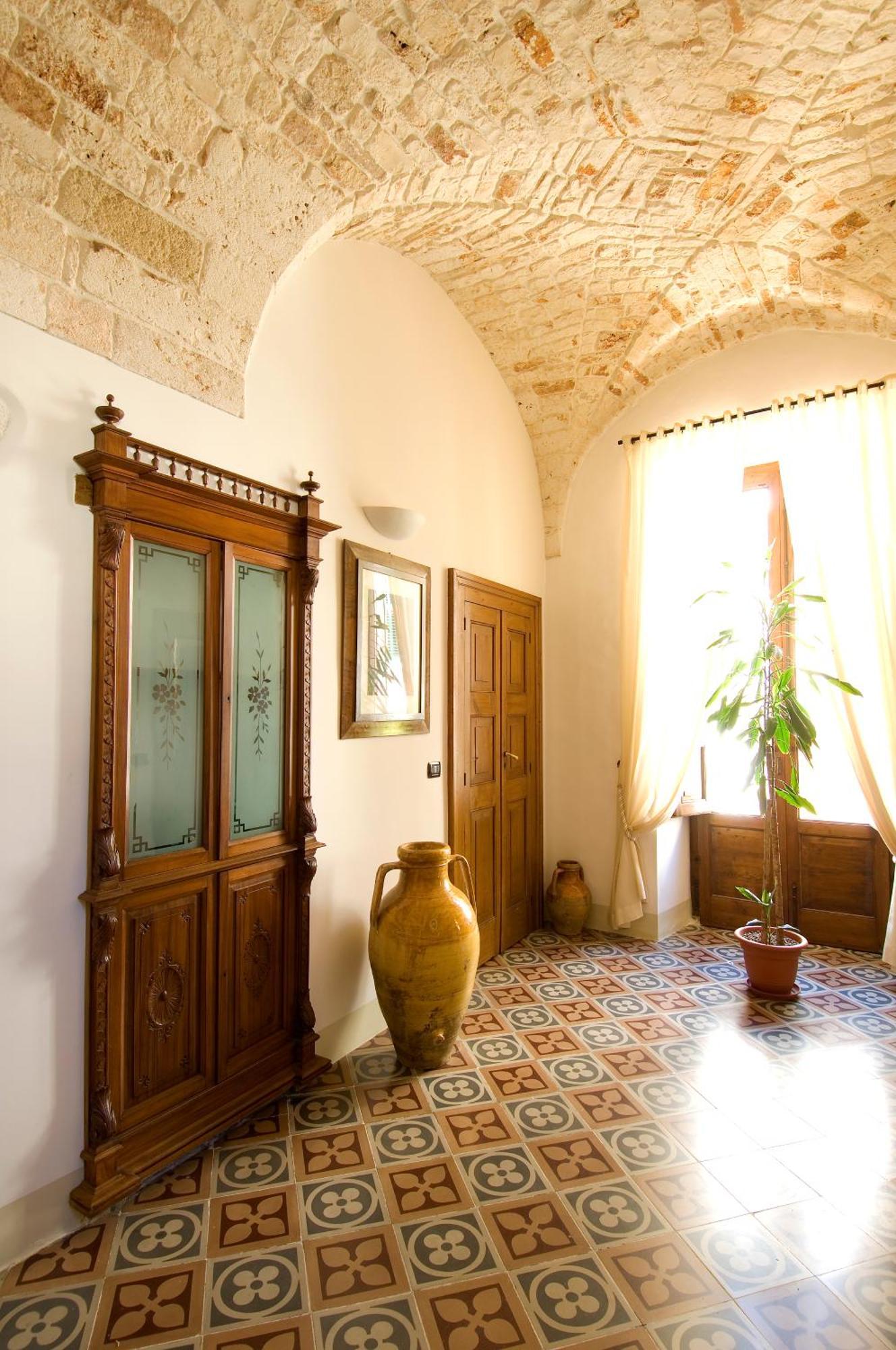 Hotel Palazzo D'Erchia Конверсано Екстериор снимка