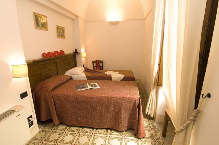 Hotel Palazzo D'Erchia Конверсано Екстериор снимка