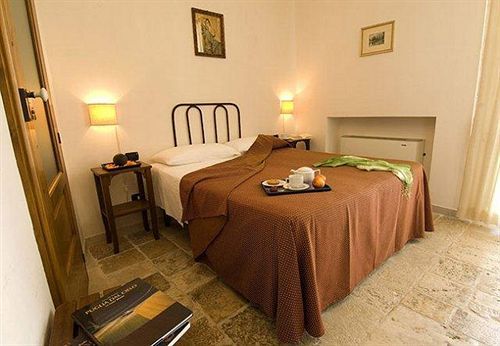 Hotel Palazzo D'Erchia Конверсано Екстериор снимка