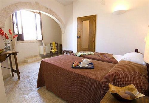 Hotel Palazzo D'Erchia Конверсано Екстериор снимка