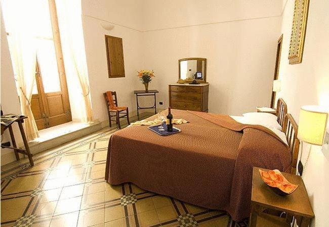 Hotel Palazzo D'Erchia Конверсано Екстериор снимка