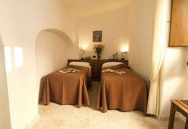 Hotel Palazzo D'Erchia Конверсано Екстериор снимка
