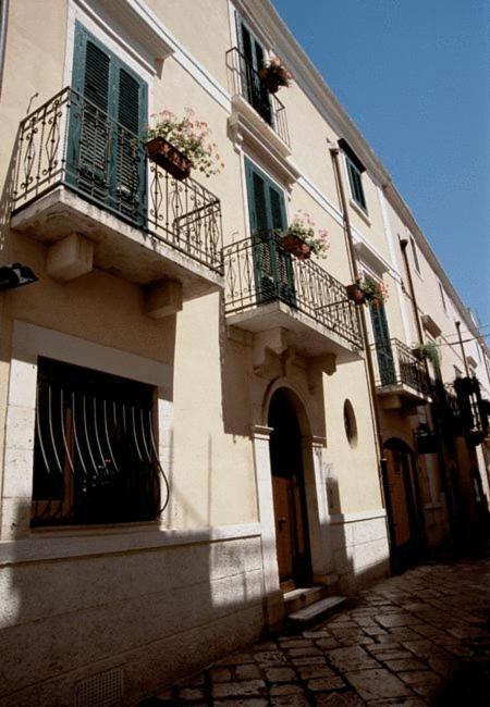 Hotel Palazzo D'Erchia Конверсано Екстериор снимка